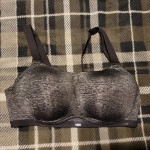 Victoria's Secret VSX Sports Bra 36C